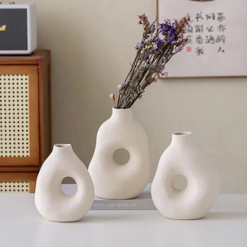 Modern Nordic Small Ceramic Tabletop Vase White Donut Bud Ball Doughnut Flower Arrangement Wholesale Floral Decoration