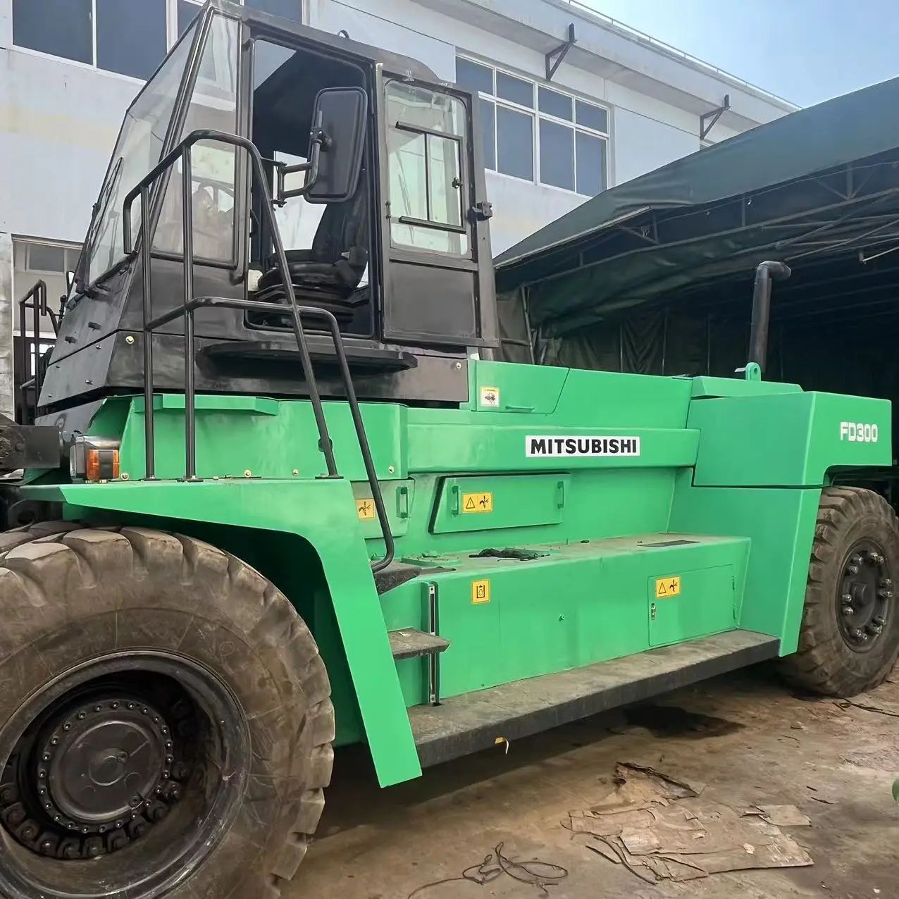 used forklift mitsubishi FD300 30 ton steel factory good condition 25 ton 20 ton 15 ton in stock hot sell cheap price low price