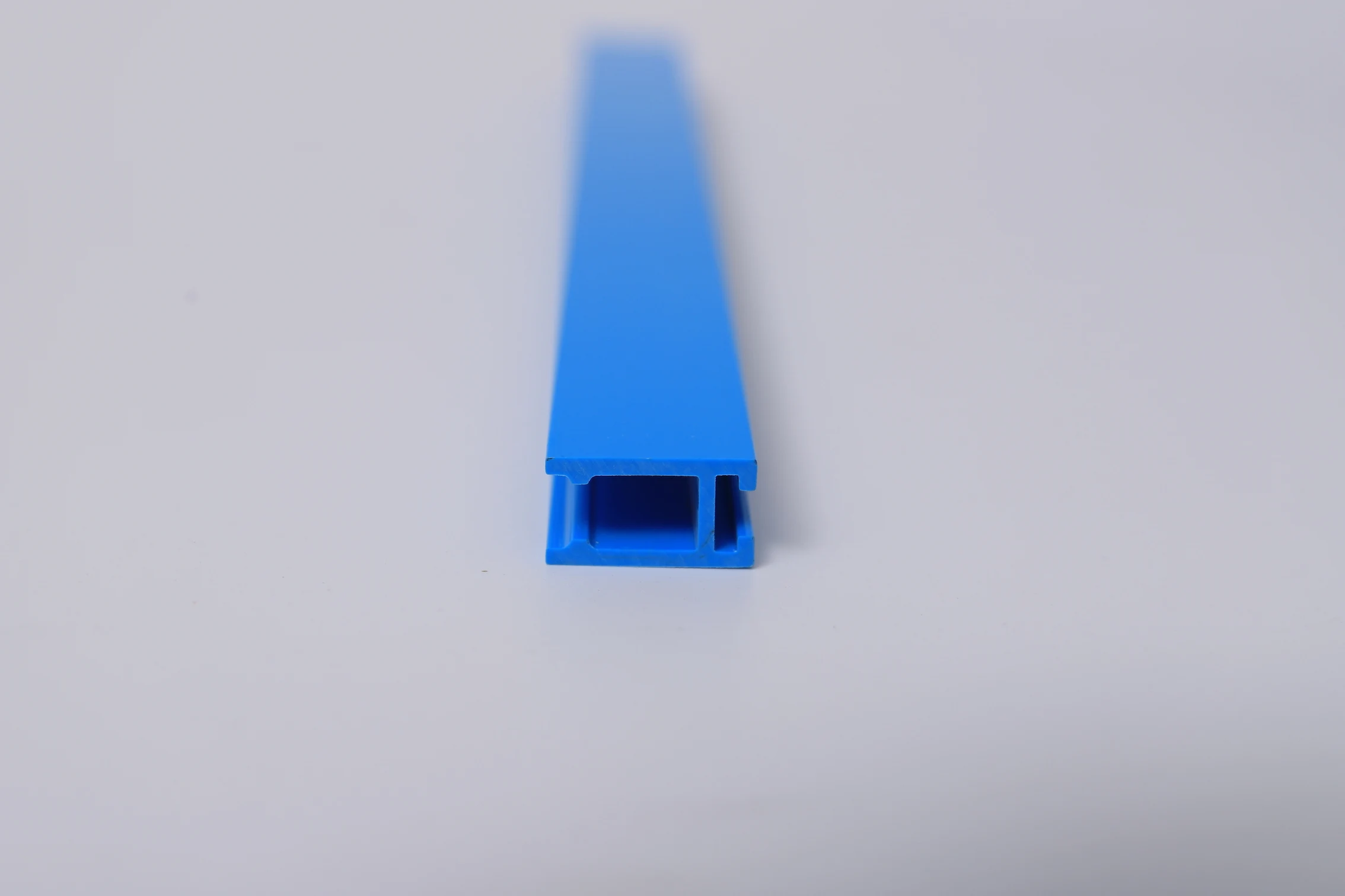 Прямая Заводская конкурентоспособная цена Kebao китайские Pantone цвета пластиковые ПВХ профили для наружного и внутреннего декора