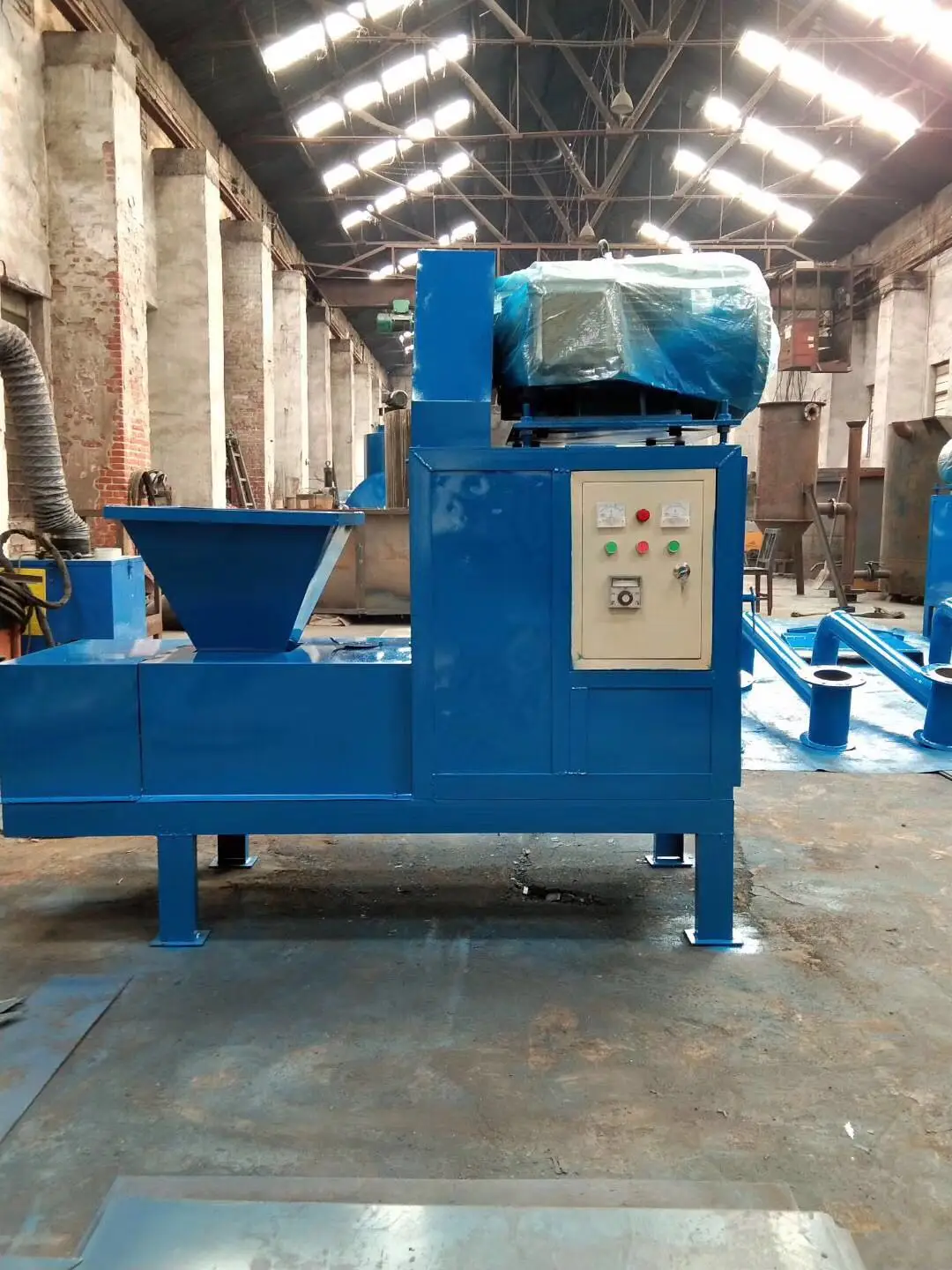 Good Price Sawdust Briquette Charcoal Making Machine For Cooking Biomass Wood Fuel Sawdust Briquettes Machine