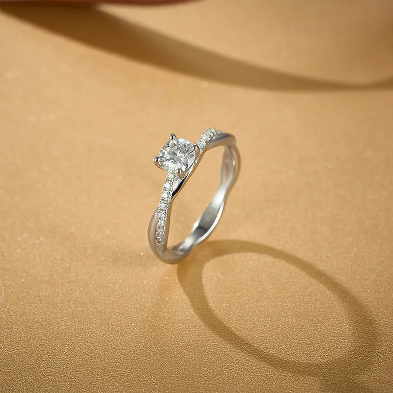 Classic 0.5 Carat Minimalist Moissanite 925 Sterling Silver Four Claw Wedding Ring