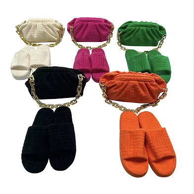 High Quality Women Embossed Crossbody Handbag Thick Chain Folding Cloud Clutch Bag Casual Open Toe Slippers Set