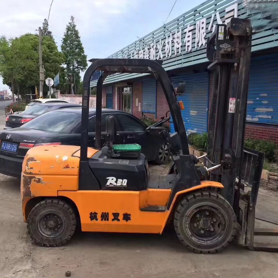 Used Hangcha R30 forklift body weight about 3000kg high quality and high working efficiency is for sale