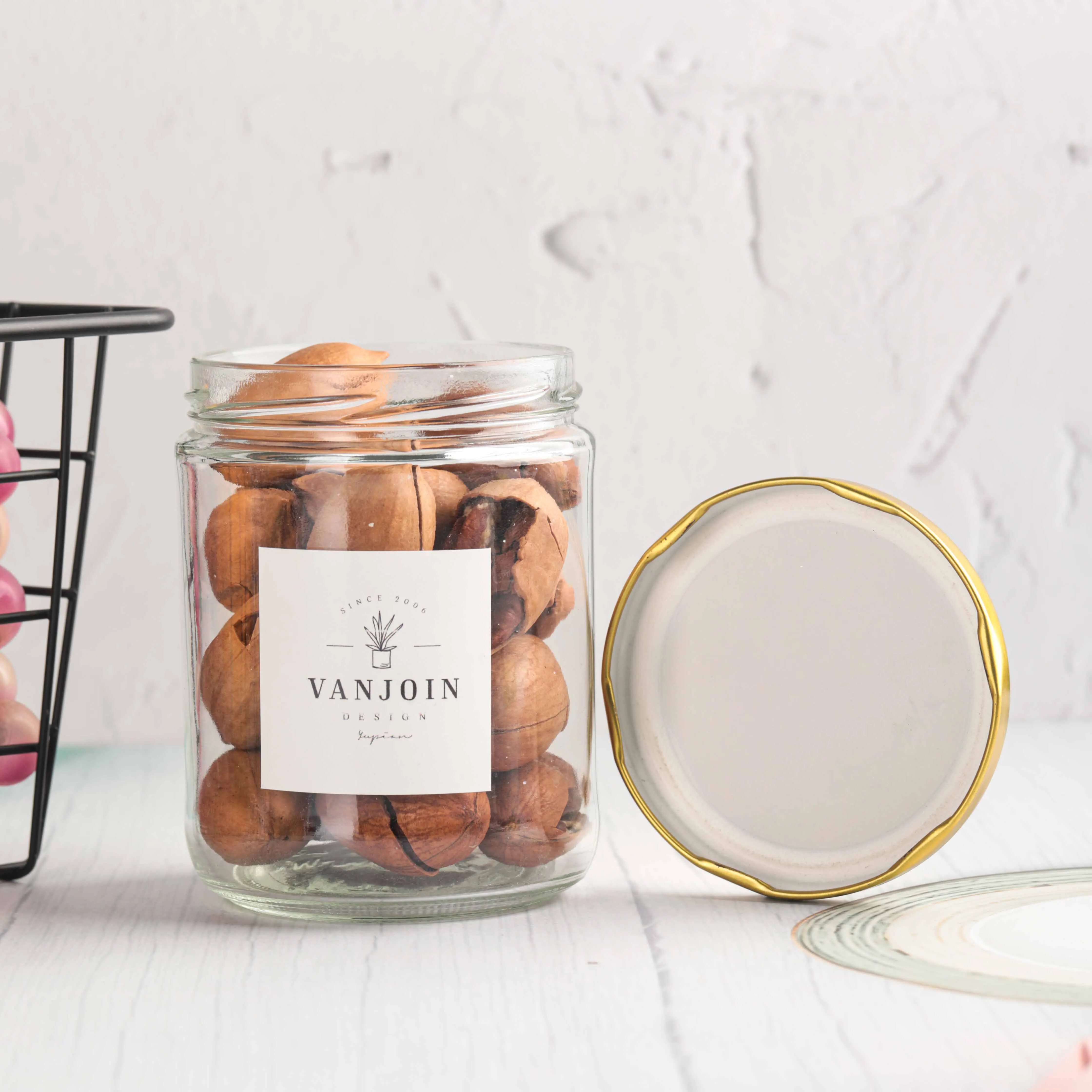 Wholesale 450ml Peanuts Everyday Seasoning Sesame Spice Glass Jar with Screw Metal Lid Basil Pesto Sauce Packing  Manufacturer
