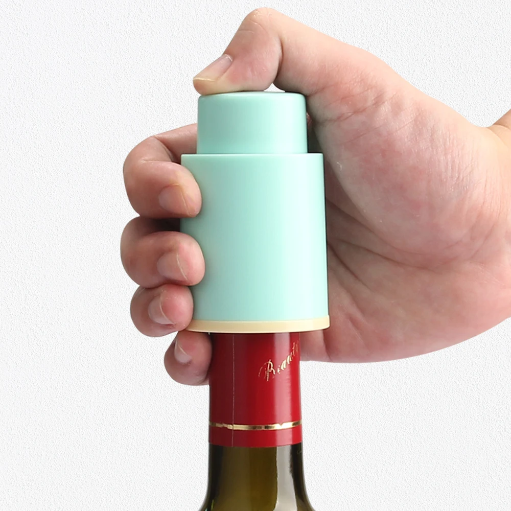 Gift set Stopper Wine Aerator Batteries Electric Wine Opener Set Electric Corkscrew Opener with Foil Cutter Wine Pourer