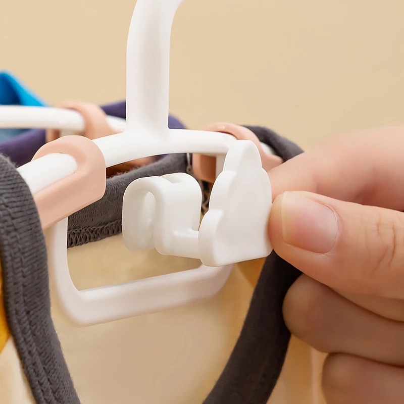 Children Small Hanger Plastic Hanger for Household Stretchable Hanger