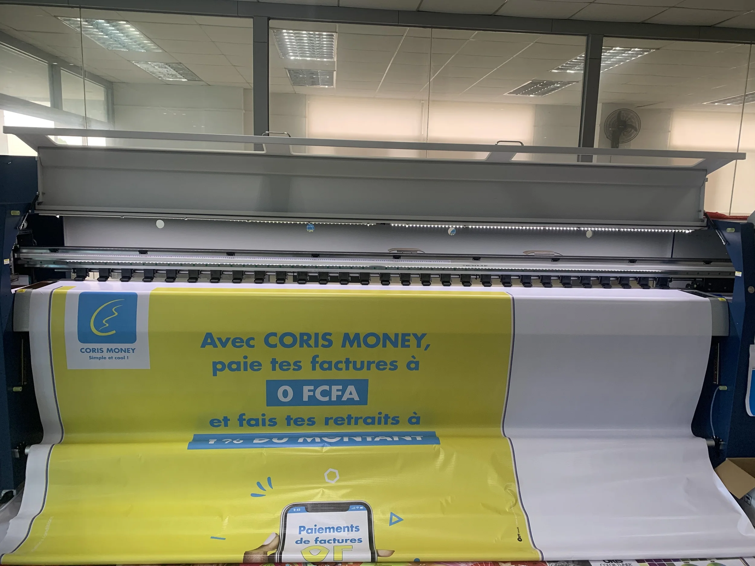 Solvent Printer with Seiko 508GS 12PL 180DPI Industrial Print head for exterior banner printing