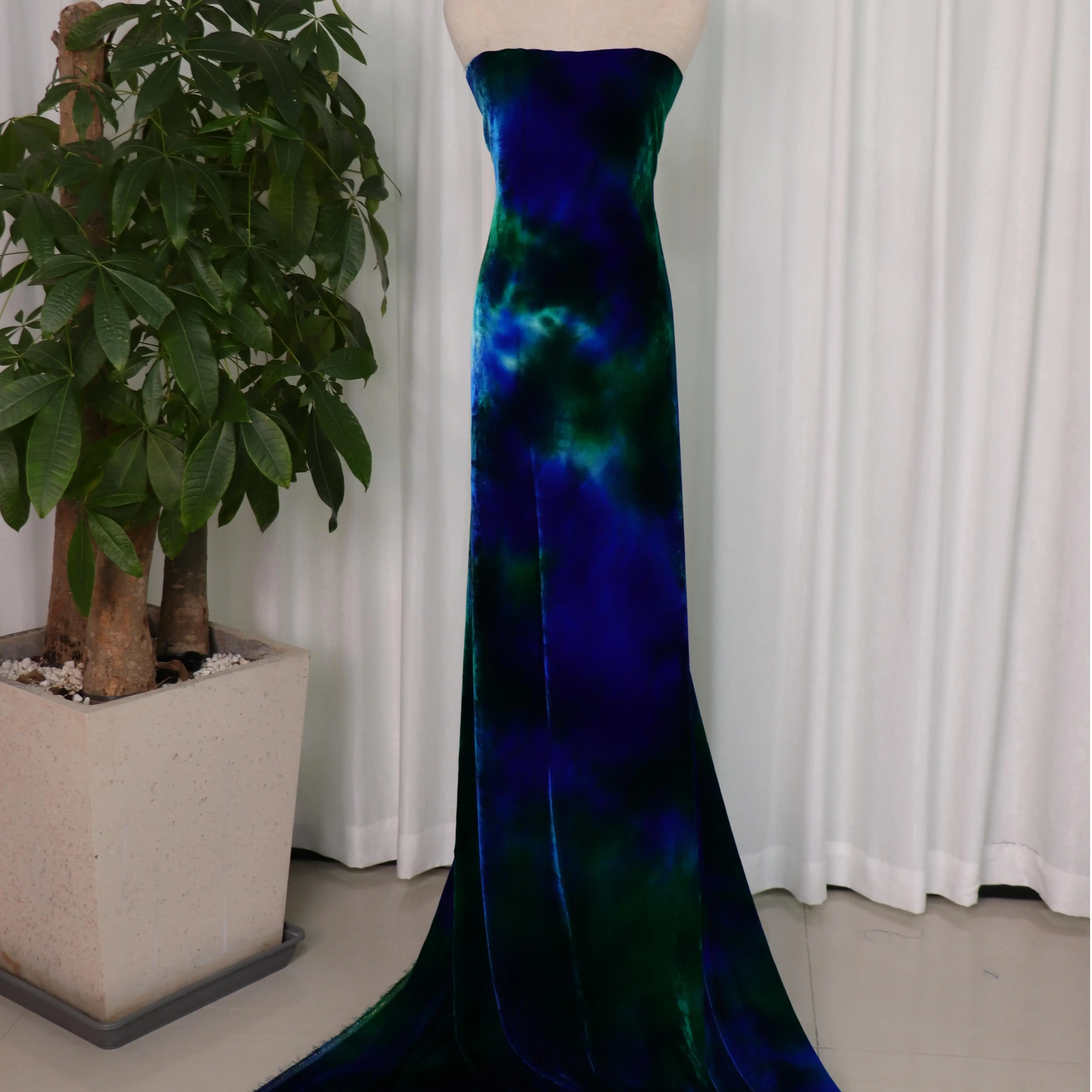 Fashion Tie Dye  Silk Velvet  Fabrics Super Soft Comfortable  TIE DYE Silk  Velvet for Woven Fabrics