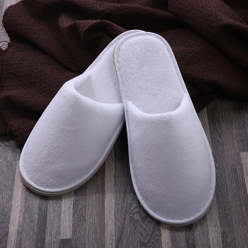 Low Moq Cheap Wholesale Hotel Spa Slippers Coral Fleece Velvet Slippers Cheap Disposable Hotel Slipper