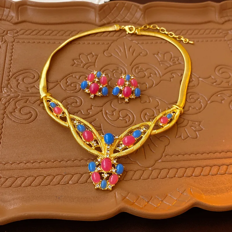 Palace Retro Style 925 Silver Needle Set Diamond Resin necklace and earrings set Exaggerate Heavy Work Rhinestone Earrings