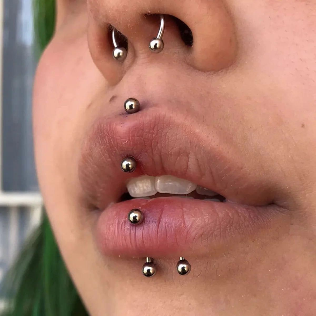 Barlaycs 2021 High Fashion Body Piercing Jewelry Designer 4 Pcs Set Stainless Steel Nose Lips Piercing Ring for Cool Girls