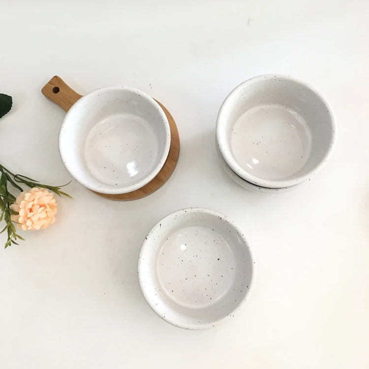 Japan cheap custom bakery kitchen bakeware round small 4 piece ceramic pudding ramekin bowl set in bulk