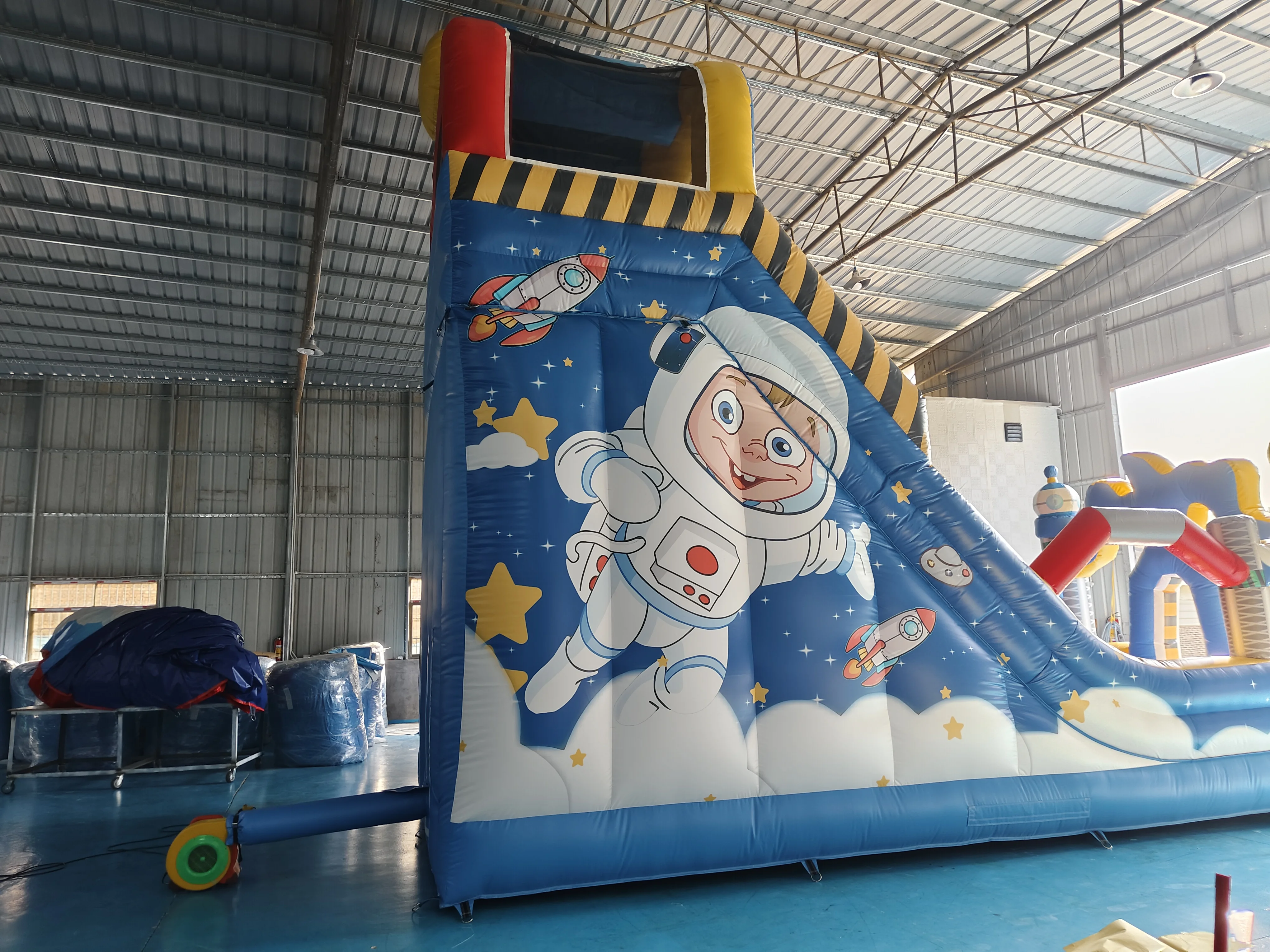 Outdoor Animated Spaceflight Inflatable Slide Spaceflight Theme Inflatable Dry Slides Bounce Slide For Kids