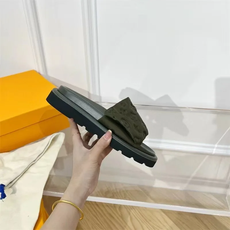 Design Brands Luxury Slipper Women Plus Size Large Size Women Man Flip-flop Original Top Quality Platform Slipper Slides Sandals