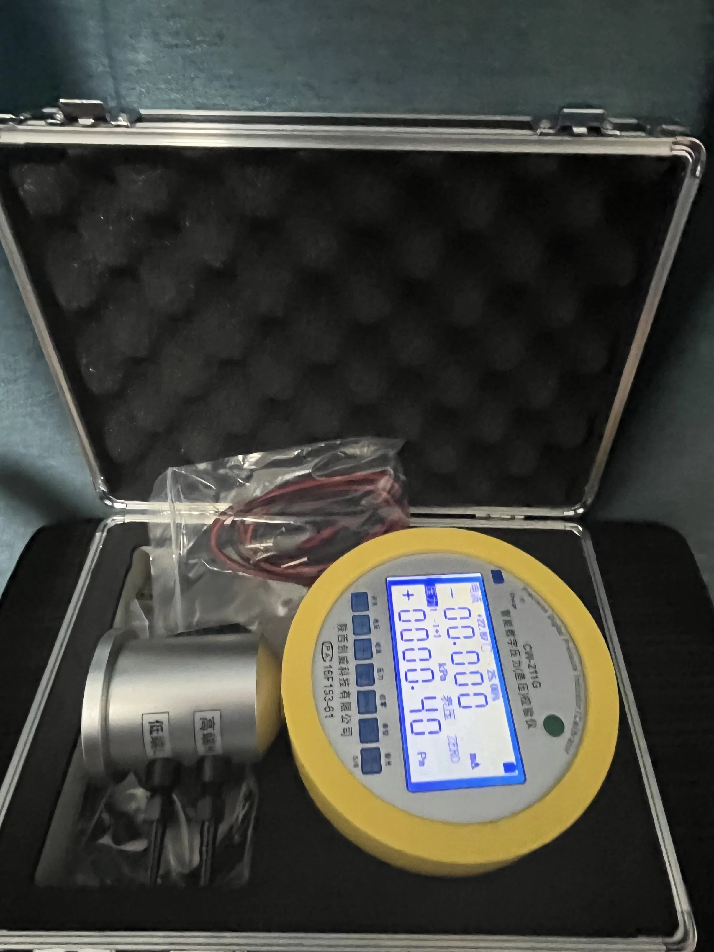 differential digital Pressure Gauge