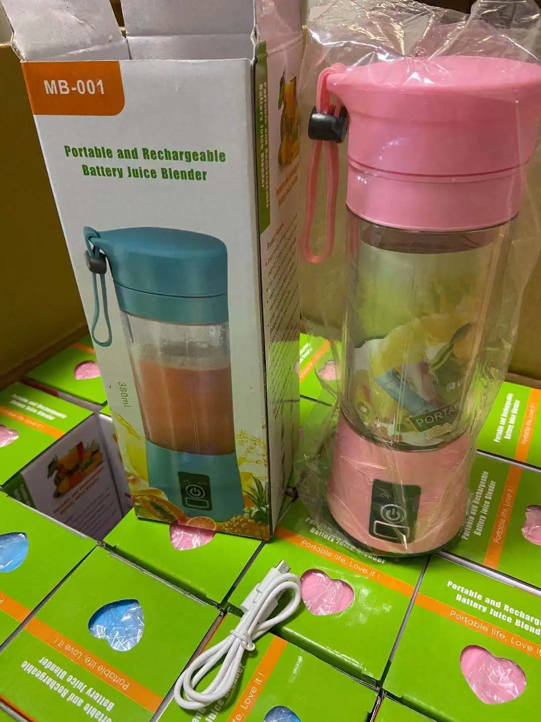 
2017 mini portable travel juice cup electric blender mixer juicer usb charger juice blender 