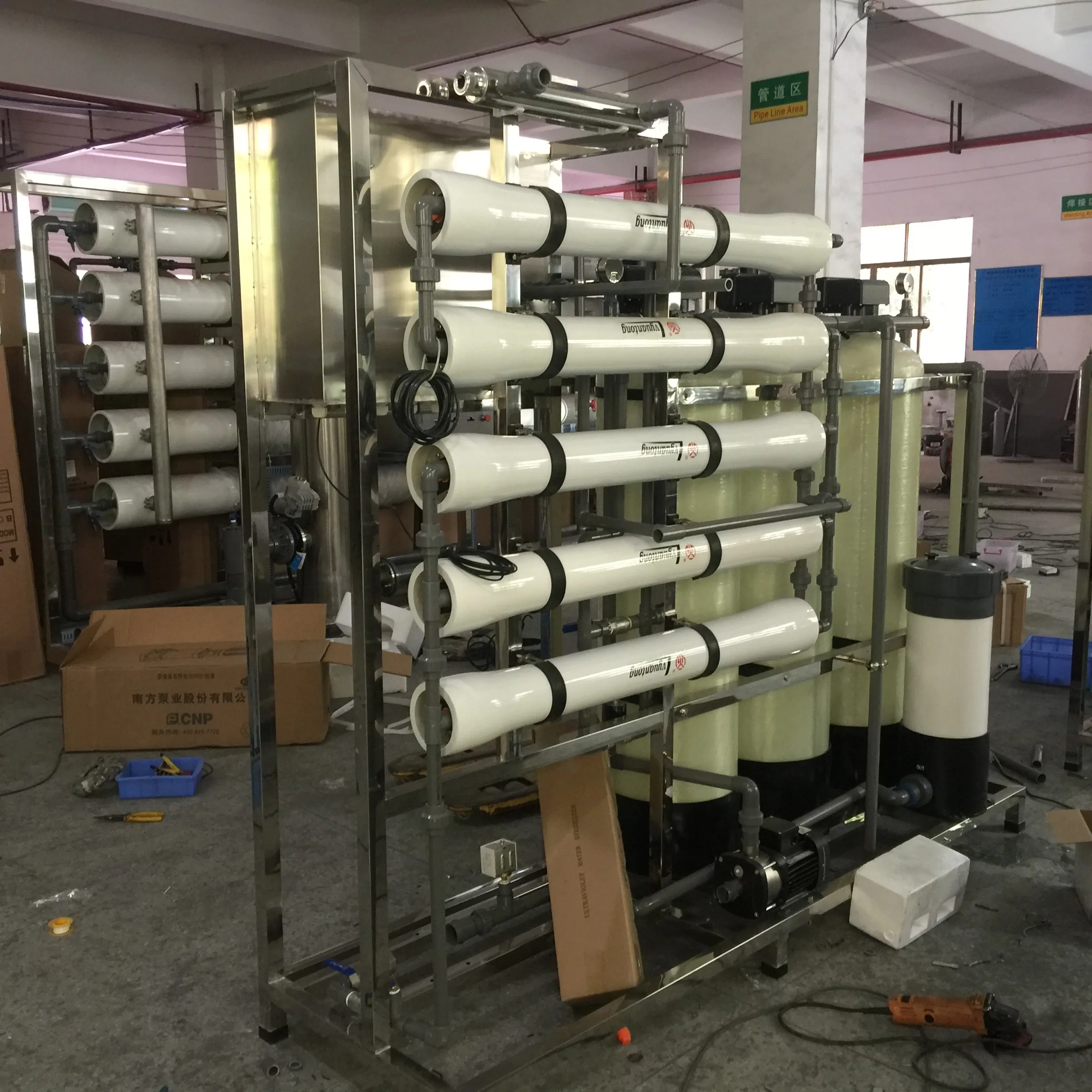 Commercial use containerized seawater desalination plant reverse osmosis system seawater and brackish water desalination machine