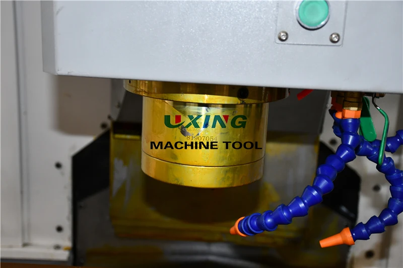 precision linear rail 3/4/5 Axis siemens gsk fanuc control cnc milling machine vertical machining center VMC850 price for sale