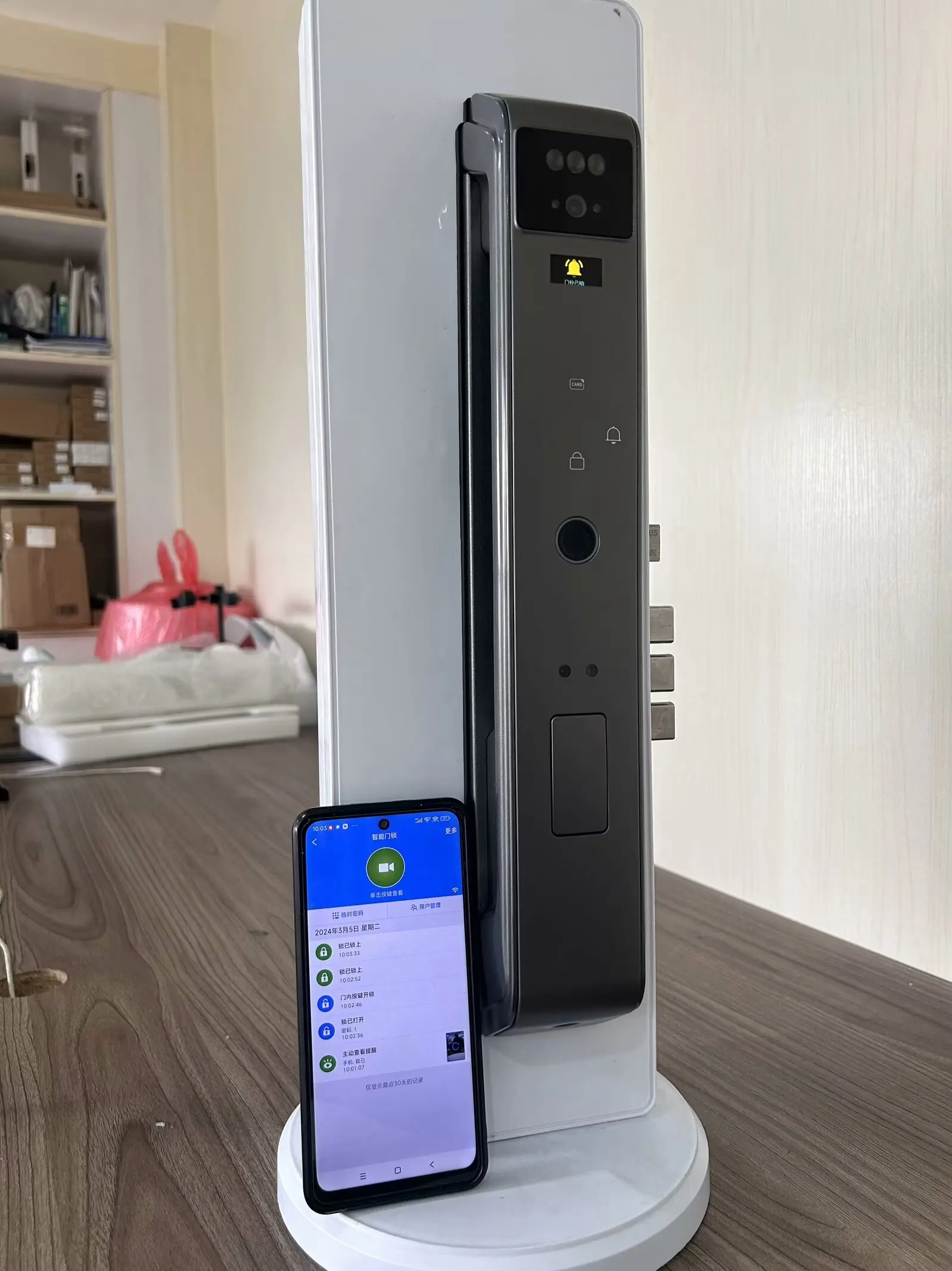 Hot selling Tuya App Elock door lock intelligent Remote password electronic smart ecurity Fingerprint Keyless Lock with Camera