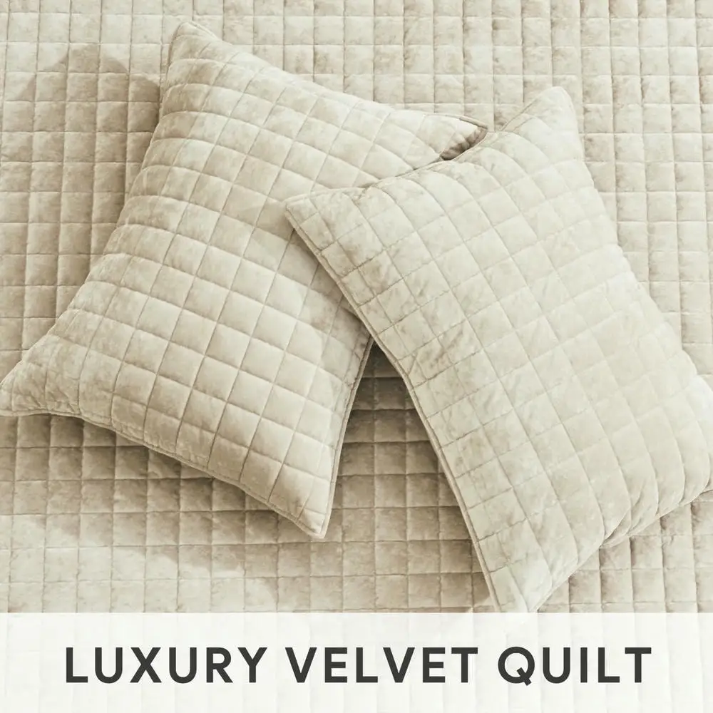 Hot Sell Luxury Velvet Quilt Set Queen Size Solid Color Lightweight Bedding Set Oversized Bedspread Coverlet with Pillow Shams