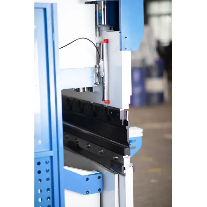 
CNC hydraulic press brake metal steel sheet bending machine with good service 