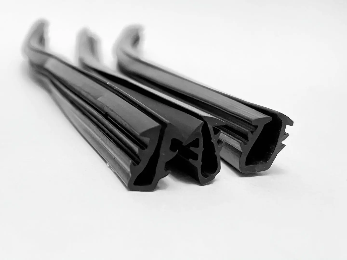 Customized Glass Window Door Rubber Sealing Strip Trim Molding for Boats