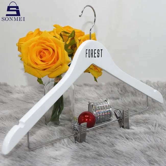Factory supply nonslip boutique wood silver clips skirt hangers