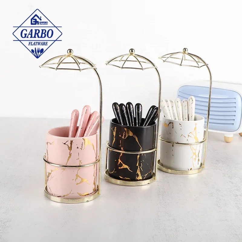 8pcs Goldenware Set Exquisite Ceramic handle Stainless Steel Flatware Set Serve for 8 Pink Ceramic Cup Holder Metal Tea Spoon