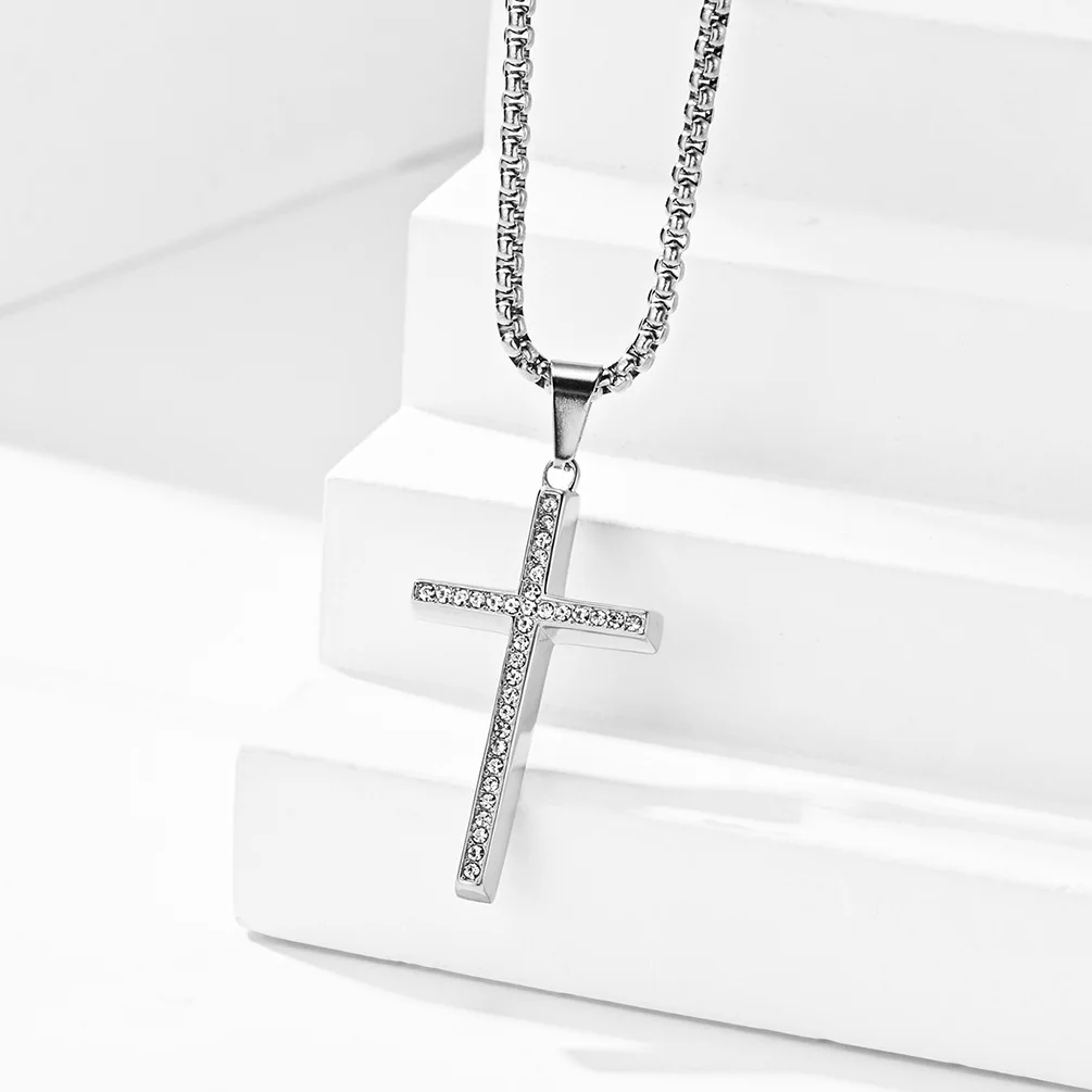 New Simple Zircon-Encrusted Stainless Steel Cross Necklace Slant for Niche Hip Hop Wear with Titanium Steel Pendant