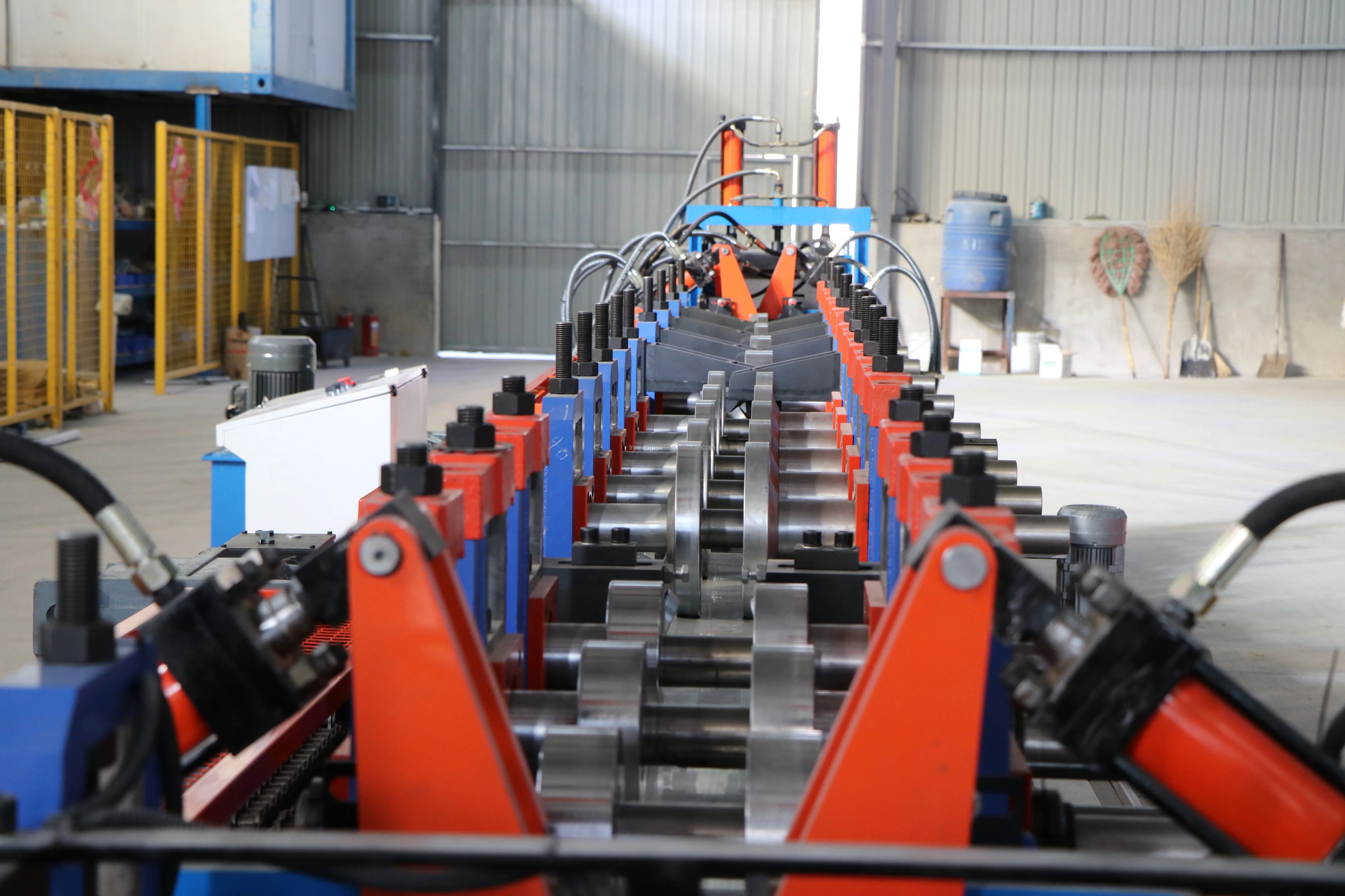 Stud and Track Rolling Machinery for CU Purlin Roll Forming Machine Price