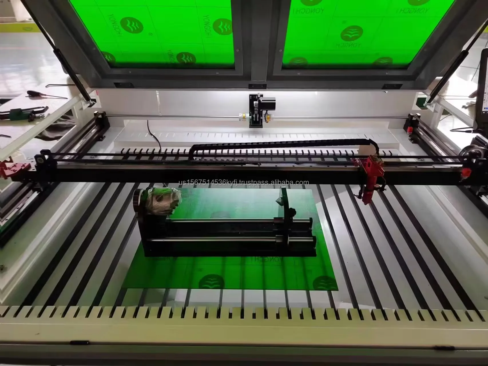 On Sale 1800*1300mm 1812 Co2 Laser Cutter with Ruida Control 550W Fan Double Work Bed Motorized Long Parts Through and Wast Box