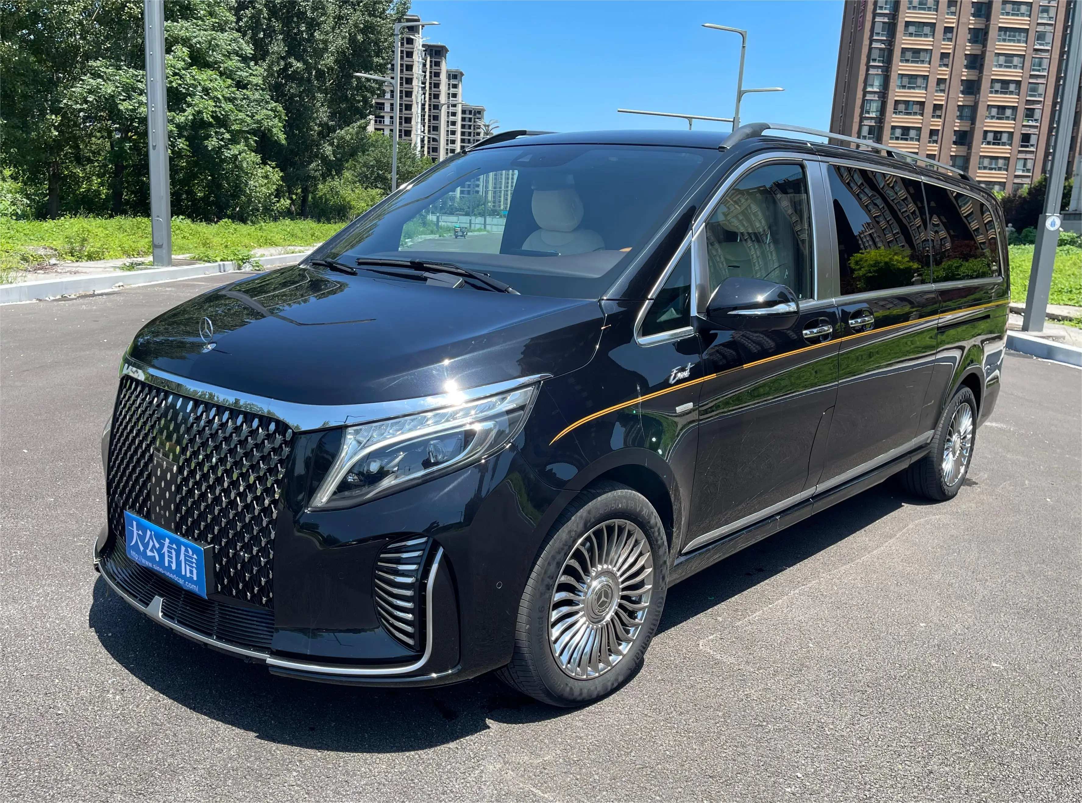 2021 Подержанный автомобиль хорошего состояния Mercedes-Benz V260L 2 0 T V-class длинноосевой колесной базы левое Рулевое управление