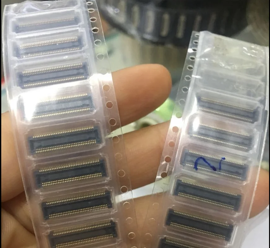 
Board to Board & Mezzanine Connectors CONN SOCKET BRD/BRD 70 POS 0.4mm AXK770247G 