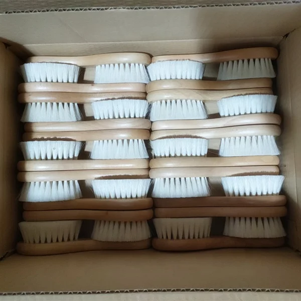 Newborns Toddlers Natural Wooded Handle Super Soft Smooth Goat Bristles Baby Hair Cradle Cap Brush