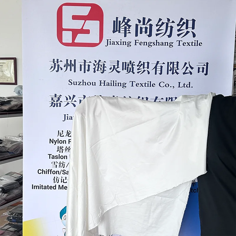 Hot selling 50/50 cvc polyester cotton fabric doctors uniform medical twill white polycotton fabric for short-sleeved white coat