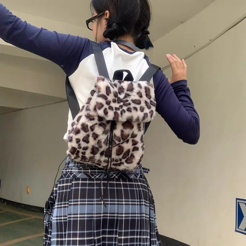 Wholesale  Multi Color Drawstring Backpack Fashion Winter Styling Soft Faux Fur School Girls Backpack Purse Plush Backpacks