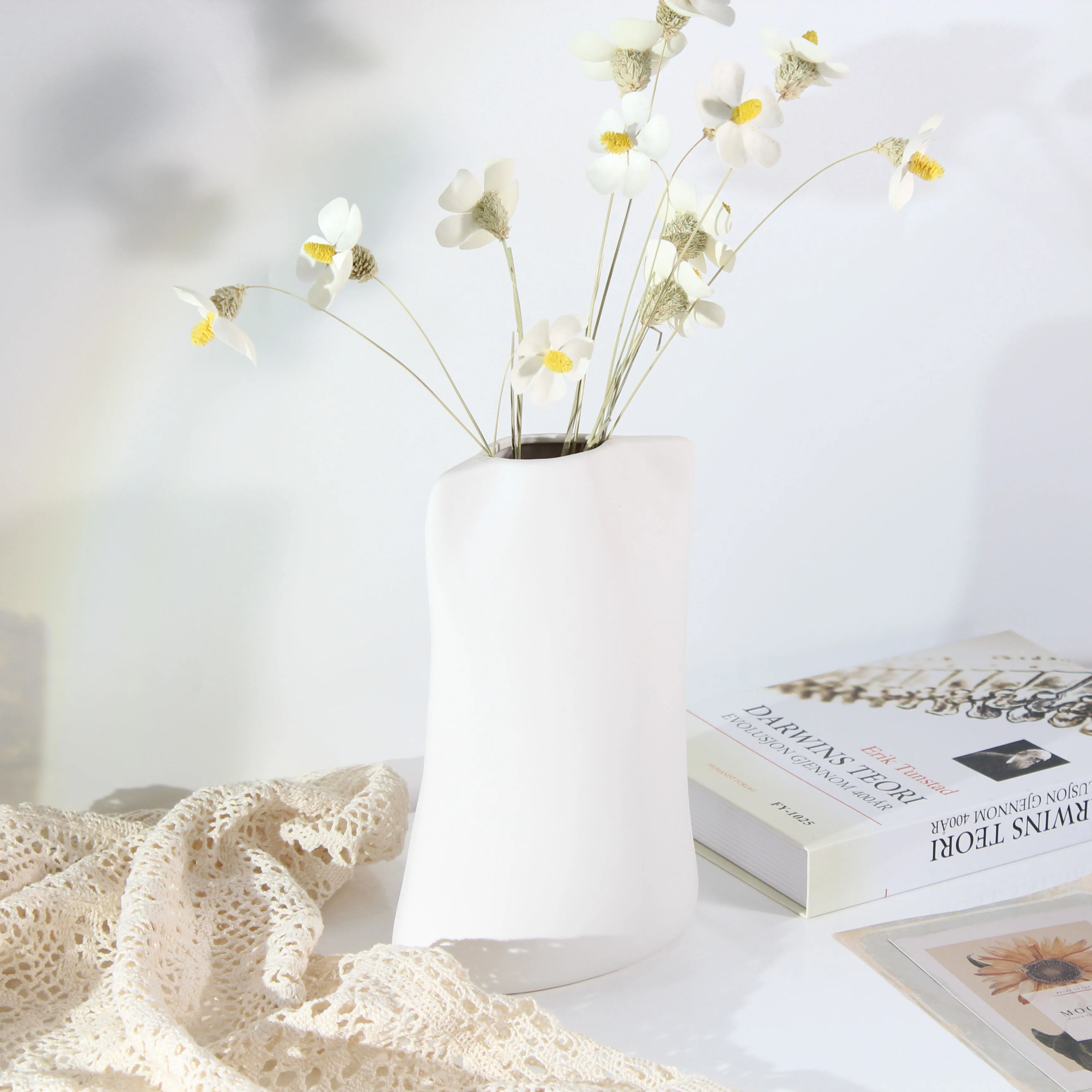 YBH Minimalist Ins Home Accessories Vases Home Tabletop Vase Tabletop Decor Nordic White Vase