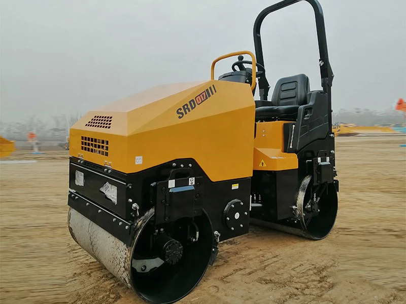 Free shipping China supplier Tandem Vibratory Rollers CB1.8 1.7ton 18.4kw rubber tires with Diesel Engine for sale
