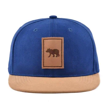Wholesale Custom Snapback Cap Red Blue 6 Panel Sports Caps With Customized Leather Patch Woven Label Plastic Closure Hat Hats