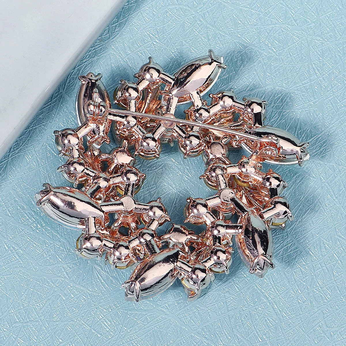 Factory Supply Flower Crystal Brooch For Women Fashion Brooch Pin Bouquet Rhinestone Brooches And Pins Scarf Clip Jewelry Gifts