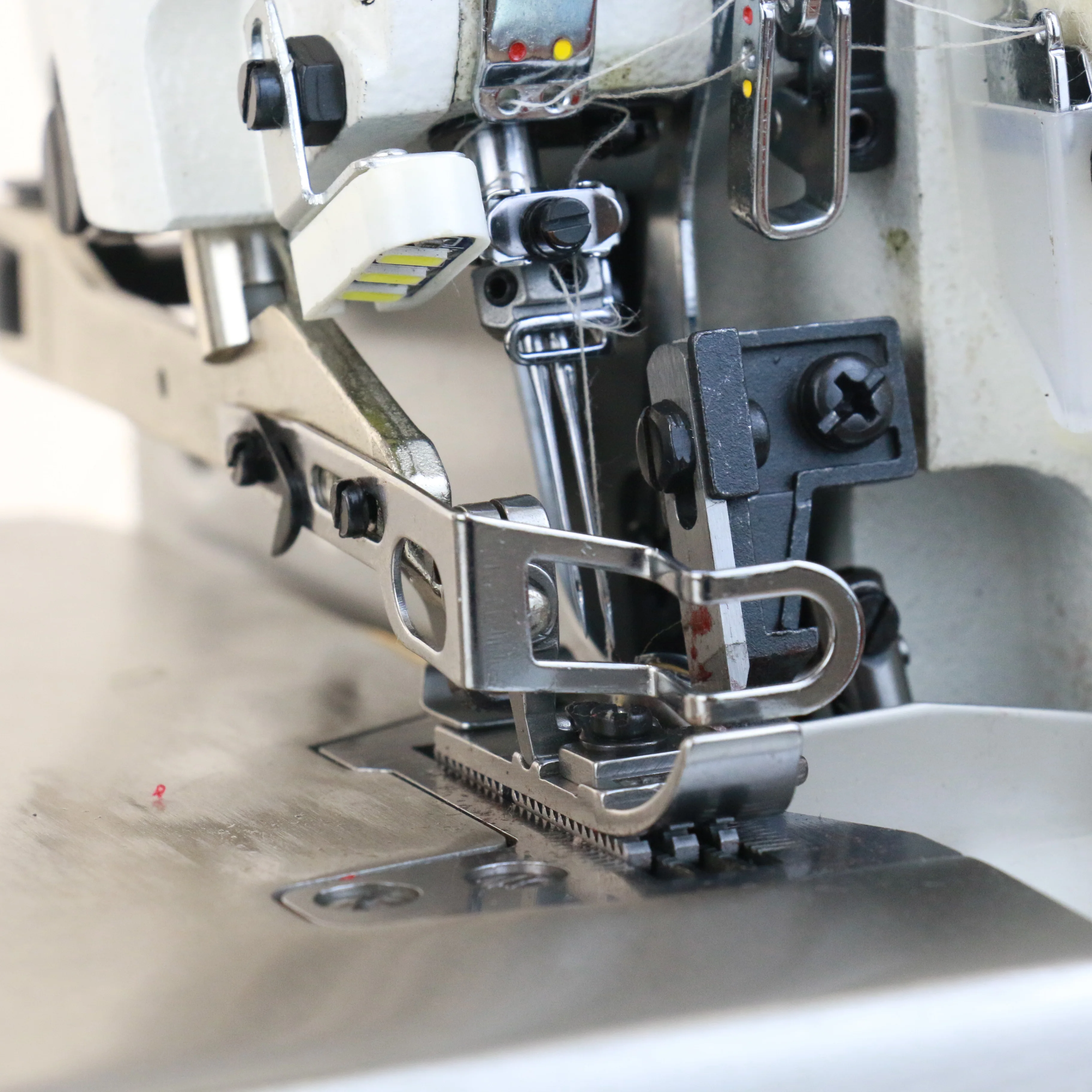 HK-958-4D оверлок машина оверлок швейная машина для майка тонкая и средней плотности ткани