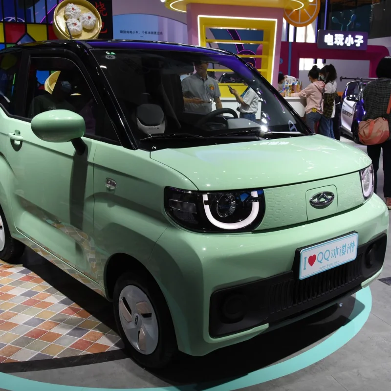 2024 Best Selling Chery QQ Ice Cream 170km Milkshake 4 Seats 4 Wheels Mini Electric Vehicle