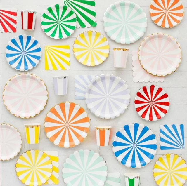 Hot sale party cups with straw disposable paper lunch trays eid paper plates Special shaped plates