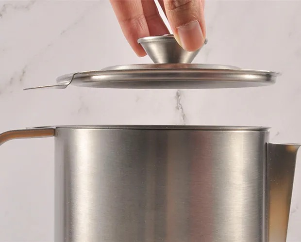 Hot selling stainless steel kitchen health multi-function oil cans directly shipped oil filter pot kitchenware small gadgets