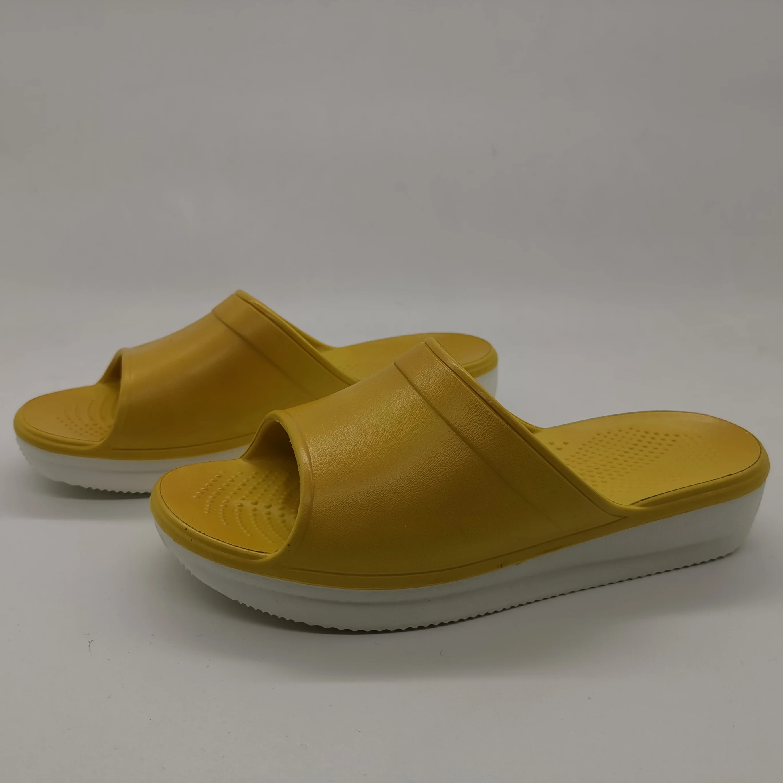 Wholesale solid color anti-slip sole indoor outdoor Logo custom beach sandals for