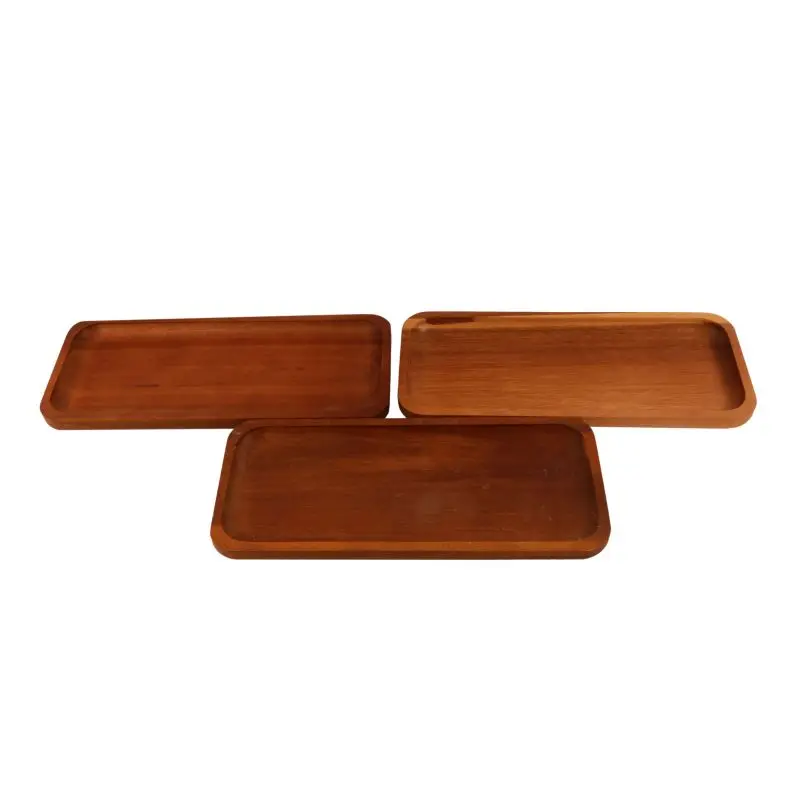 Древесные тарелки и подносы для кухни