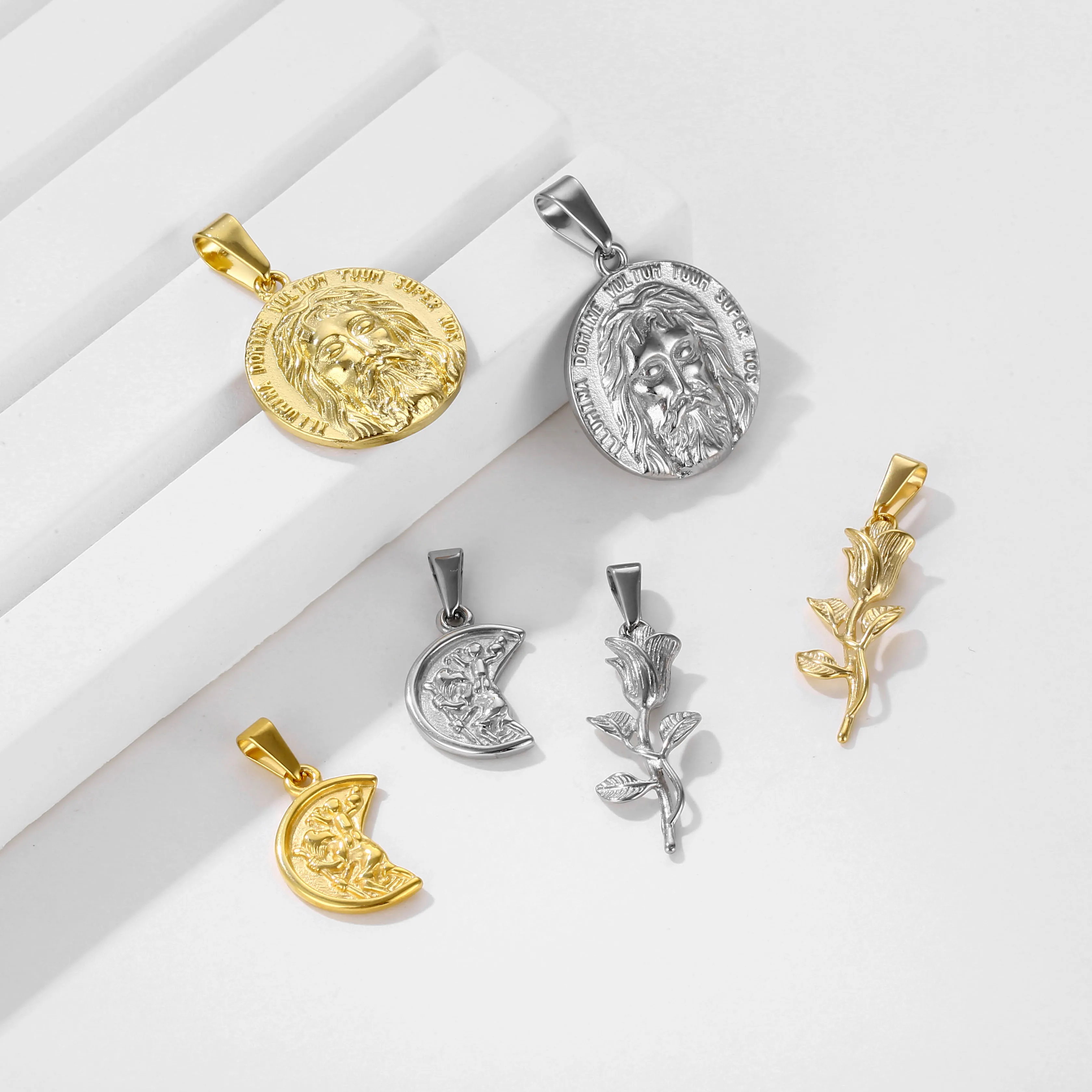 Non Tarnish Waterproof Jewelry Men Necklace 18K Gold Plated Stainless Steel Half Metal Charms Saint Christopher Pendant Necklace