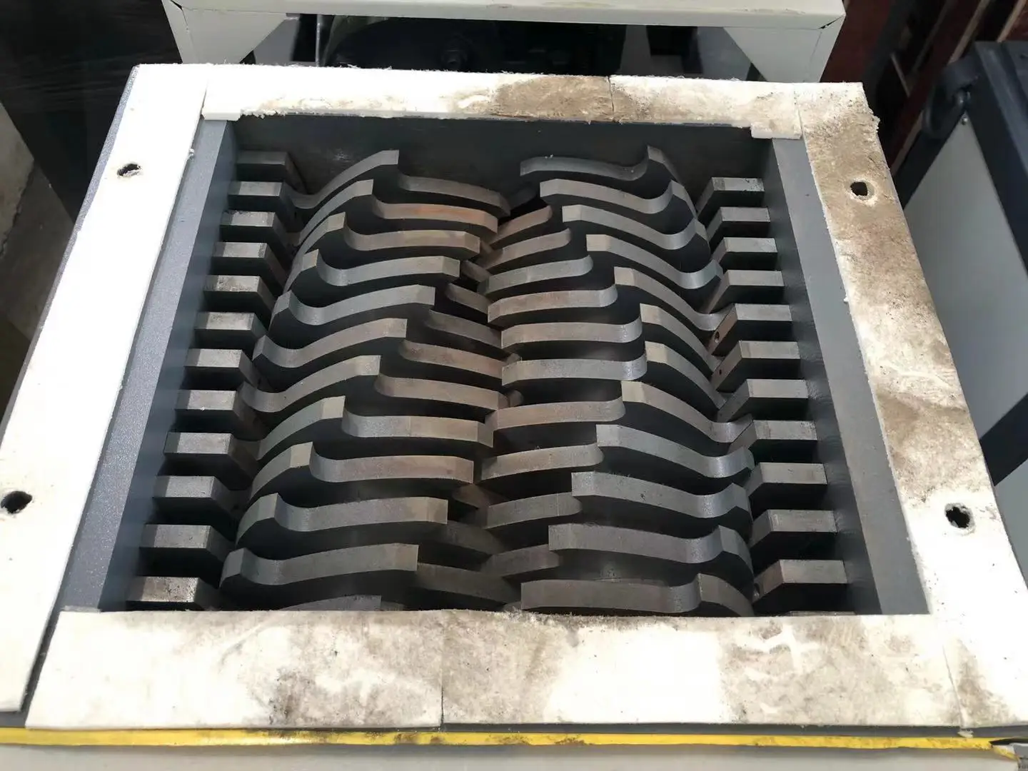 Small Industrial Plastic Shredder Machine With 4kw Motor
