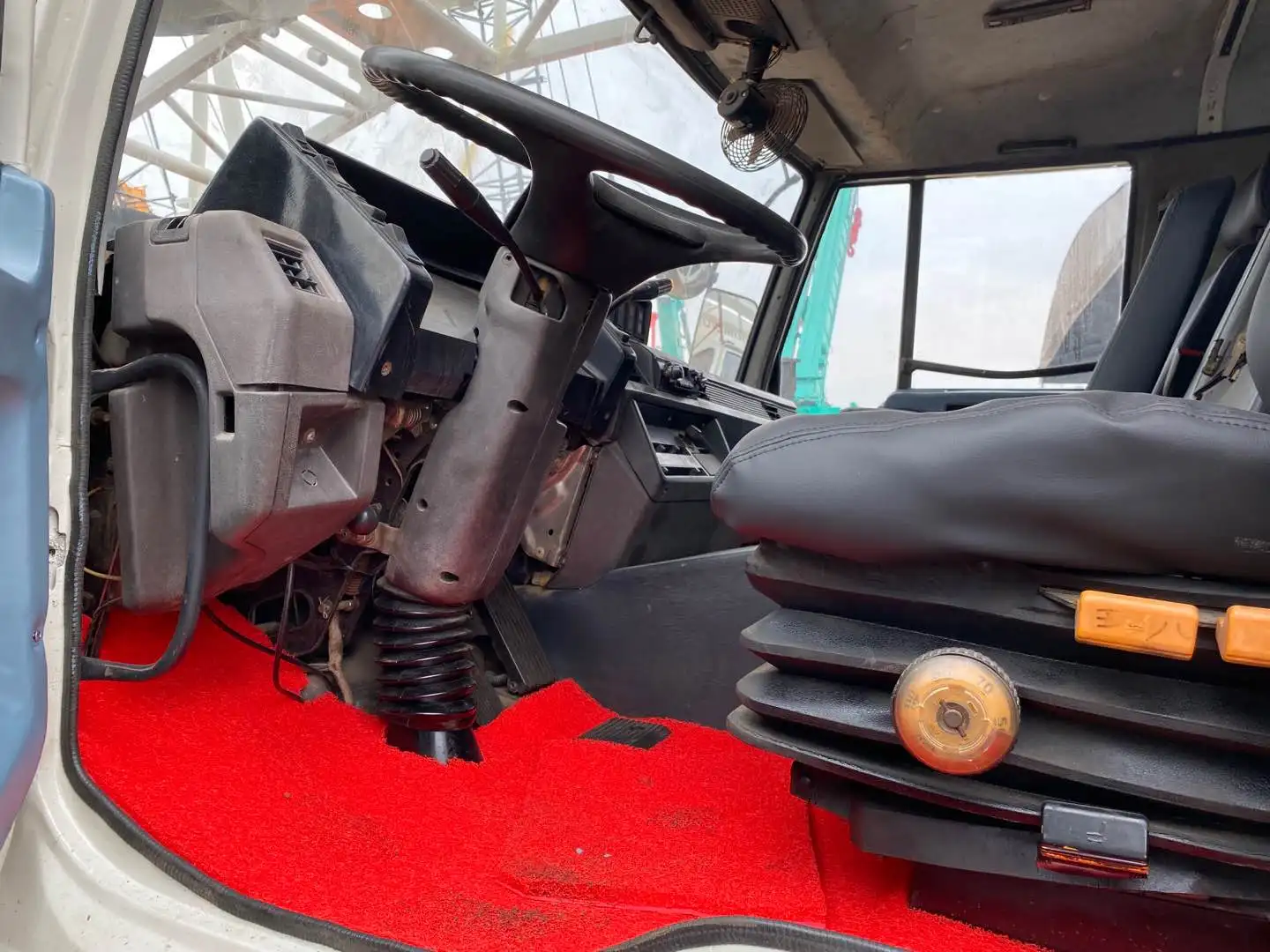 Used 100 Ton Mobile Crane Zoomlion Truck Crane 100t QY100