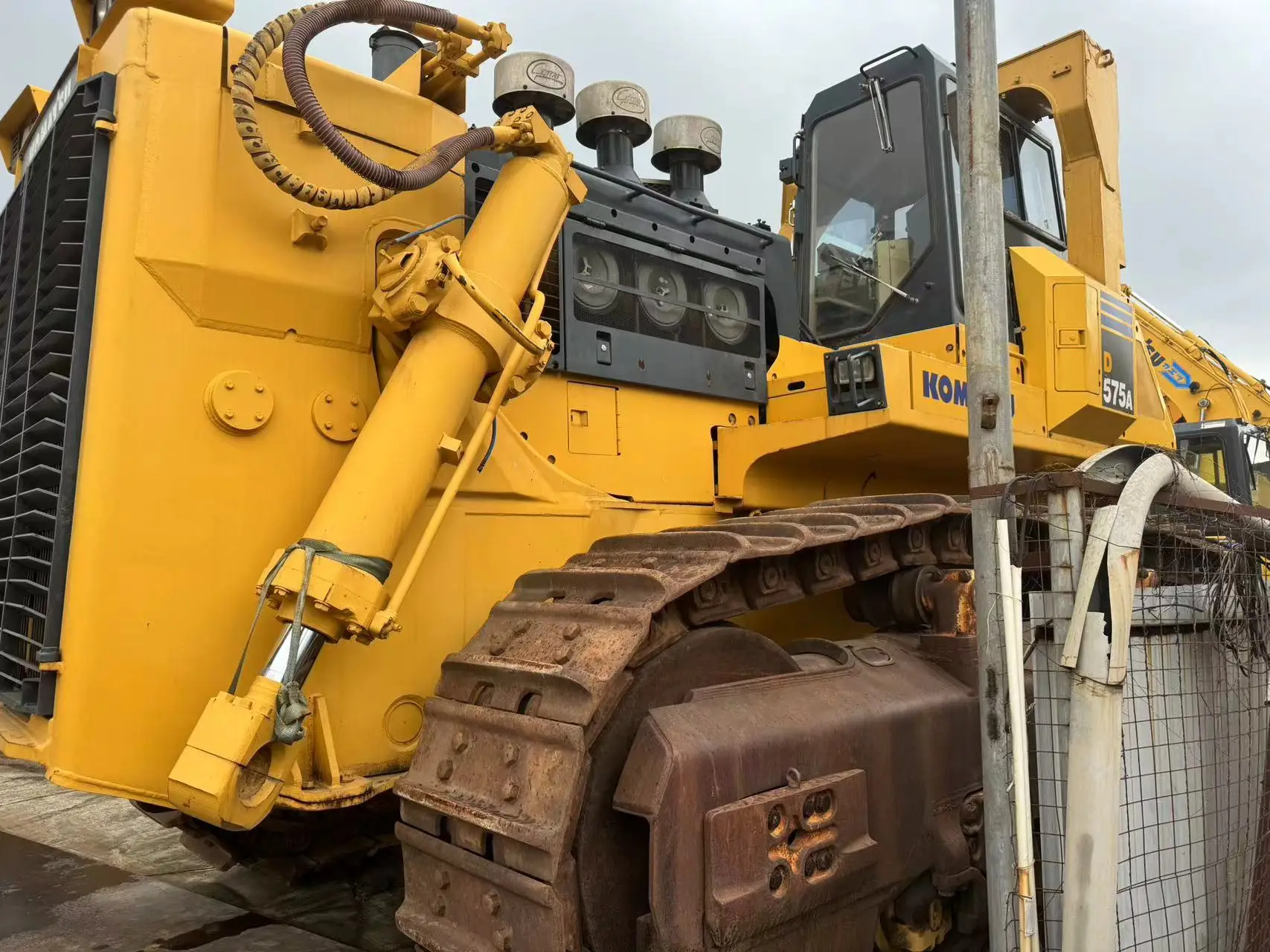 Высококачественный D575A-2 Подержанный бульдозер komatsu для